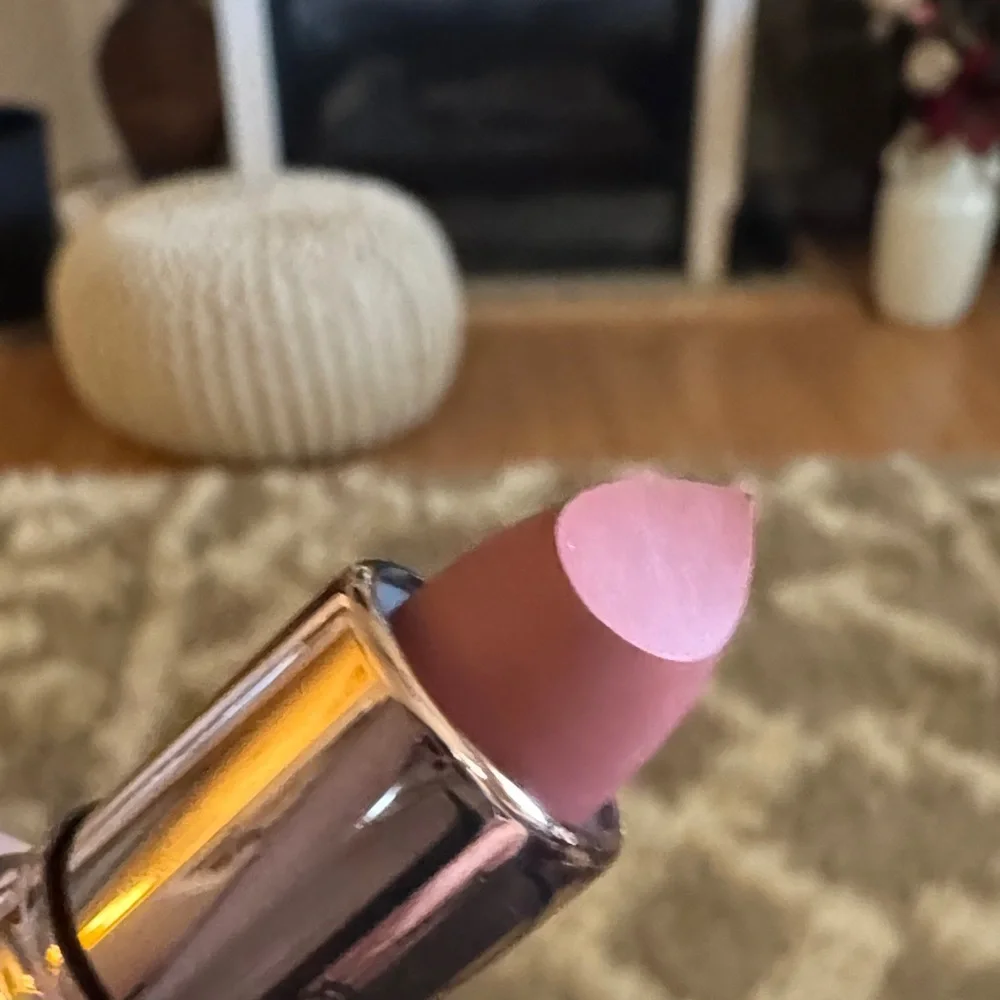 La‎ Prédire Prestige Dirty Nude Velvet Lipstick